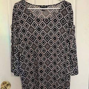 BYdesign Black and White Geometric Women's Top